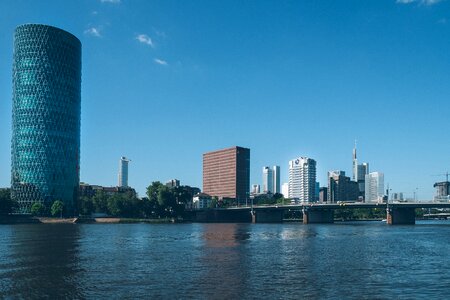 Main skyline river photo