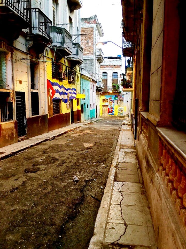 Old havana paintings buildings