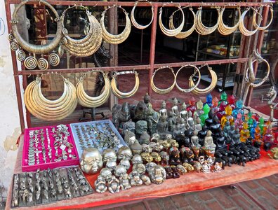 Trinkets memories tourism