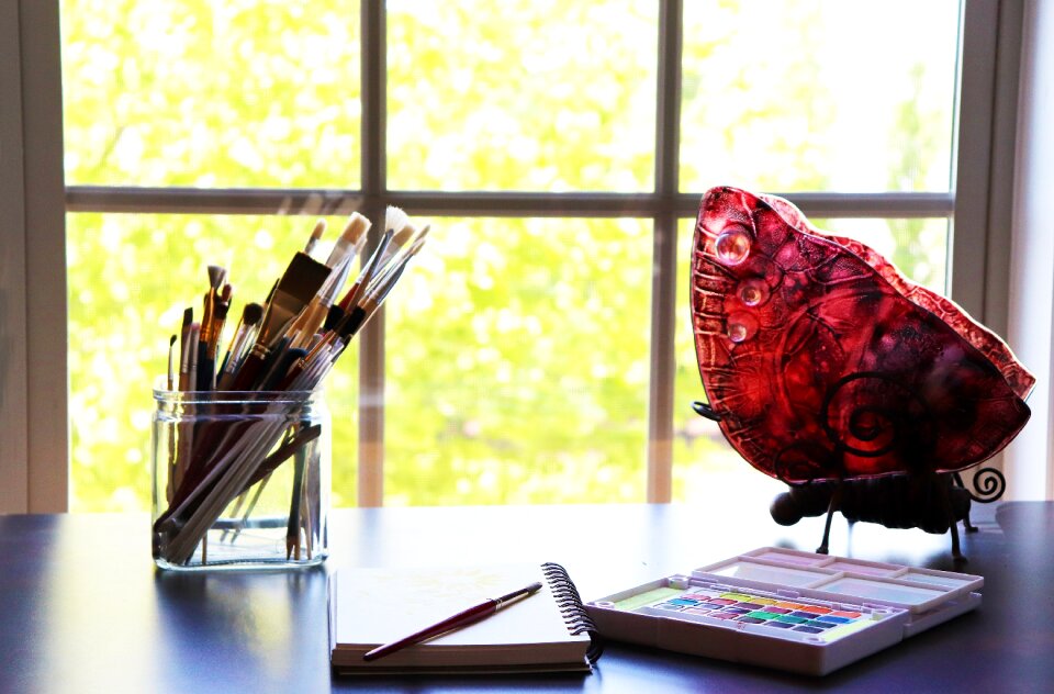 Art studio paint palette drawing