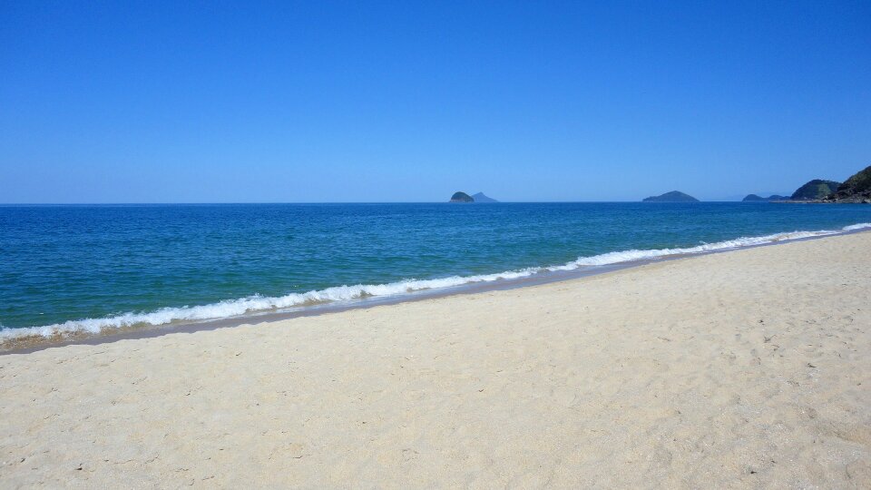 Water horizon sand beach photo