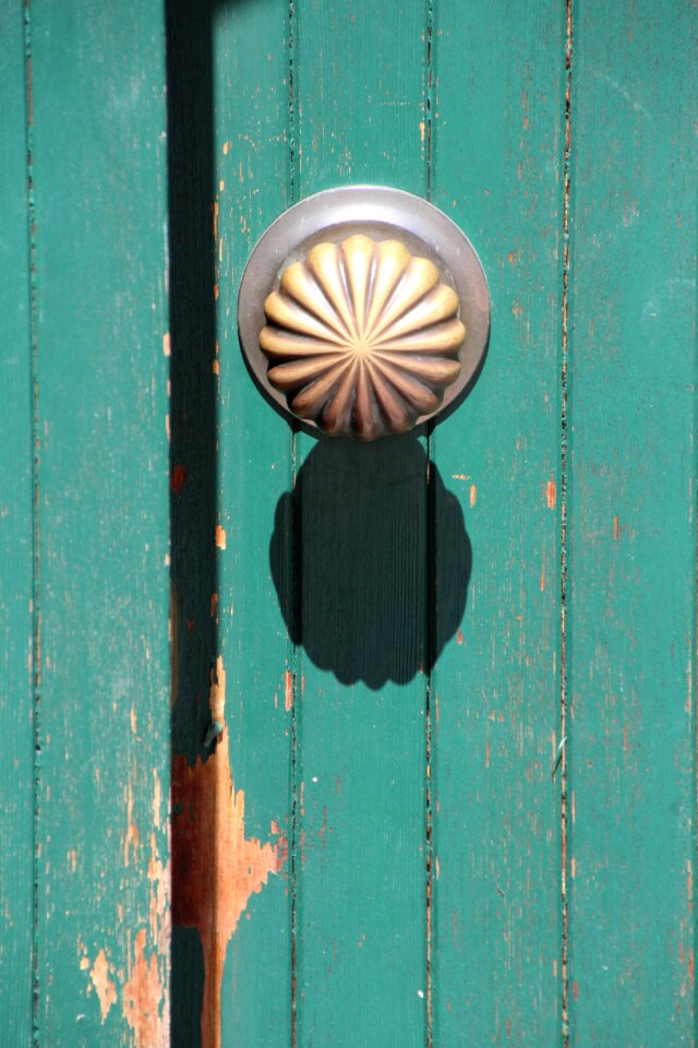 Shadow mint gold