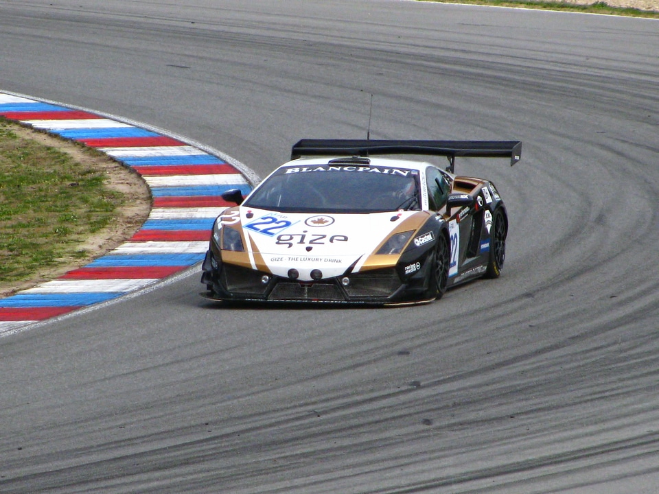 Vehicles gt racing car