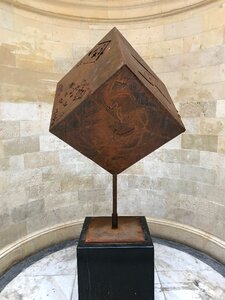 Artwork agios nikolaos cube