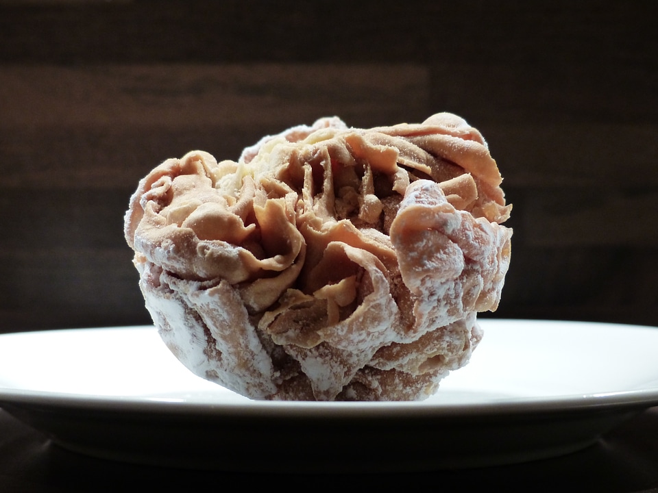 Globose spherical shape icing sugar