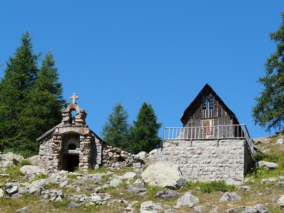 Hiking alps refuge photo