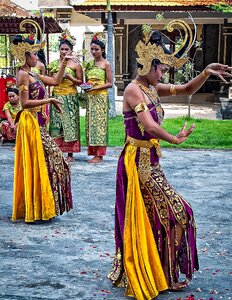 Performance dance traditional