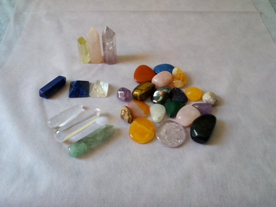 Quartz obelisk pyramids