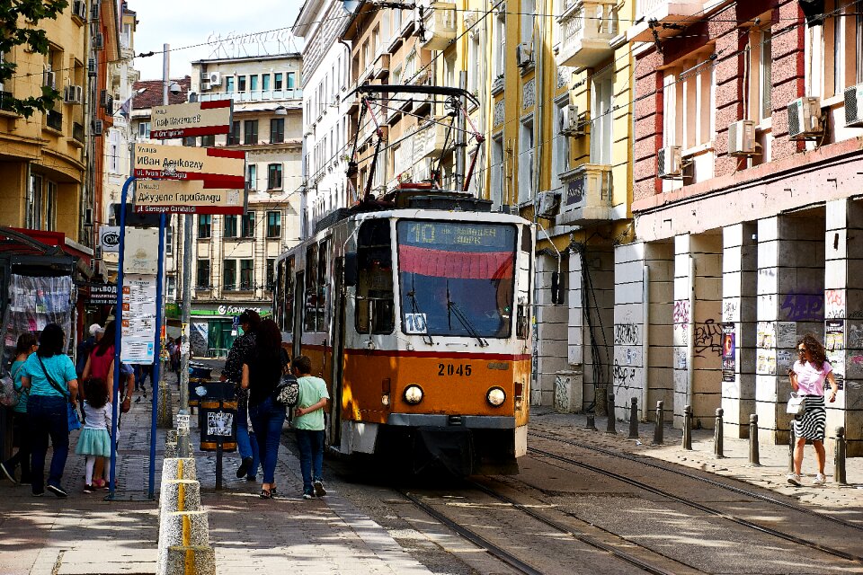 Catenary train upper lines