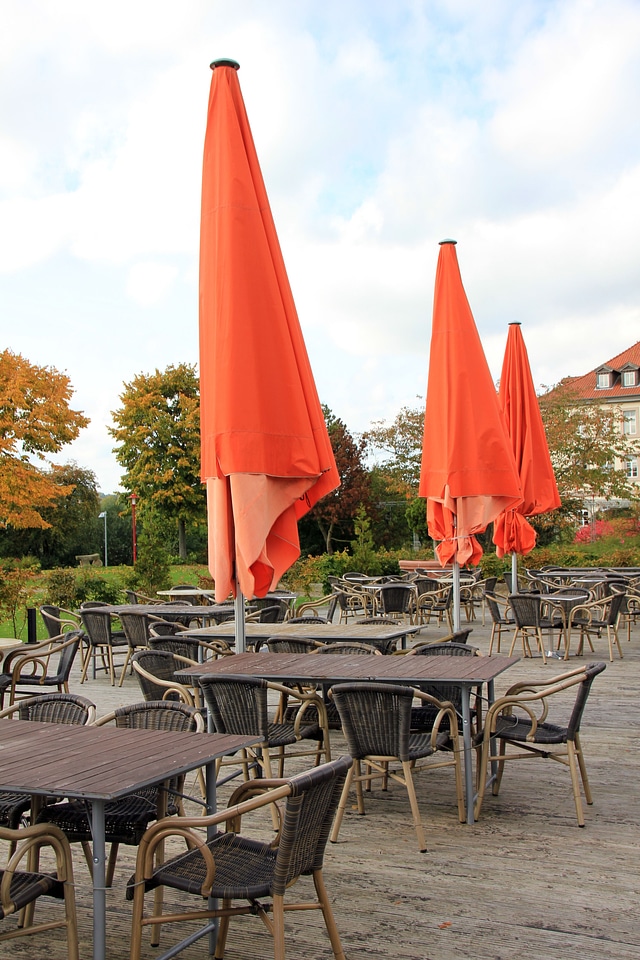 Parasol orange tavern
