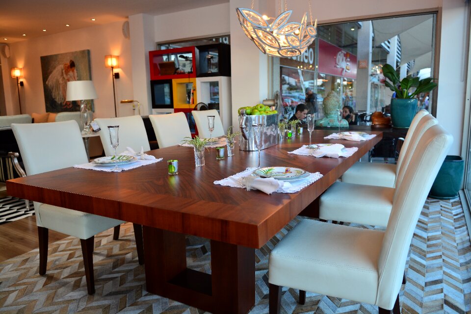 Table dining room classic