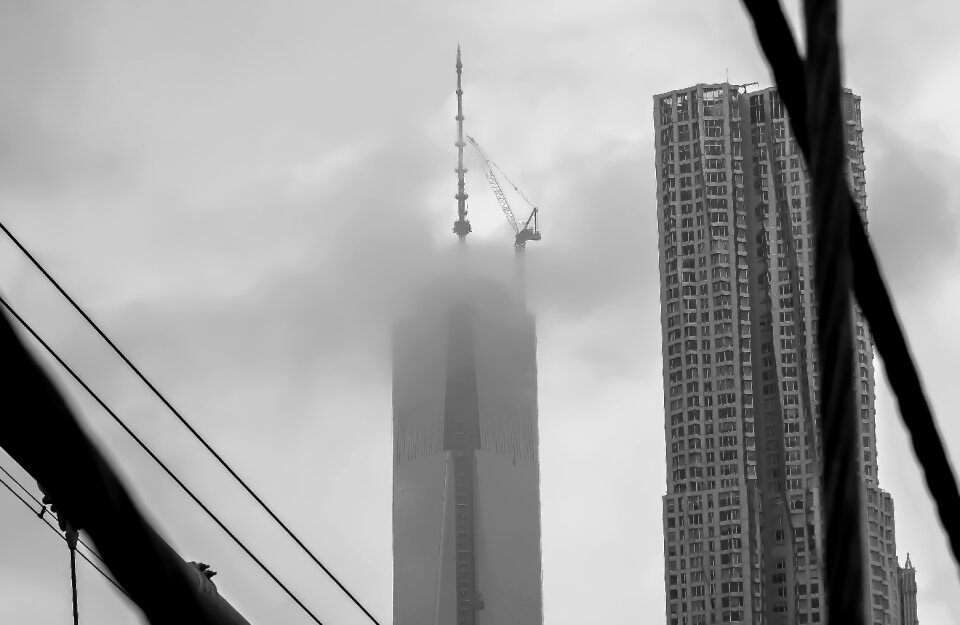 Black and white view brooklyn bridge