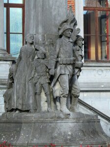 Monument military statue