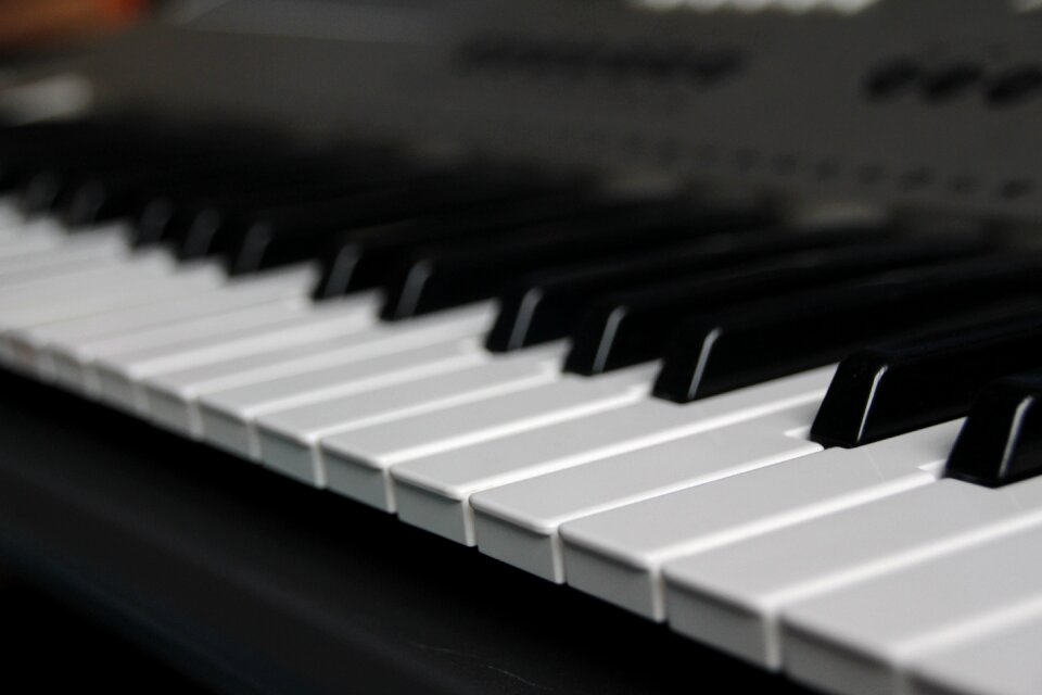 Distance music keyboard