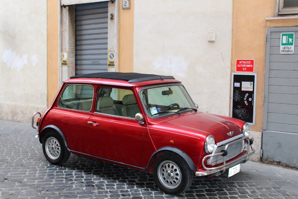 Machine red small