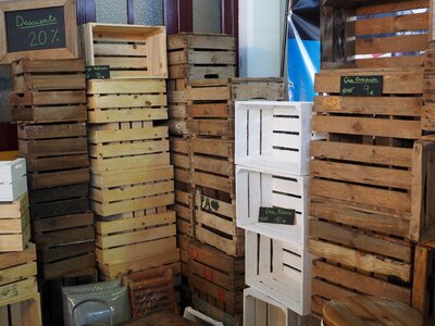 Wood pallet fruit