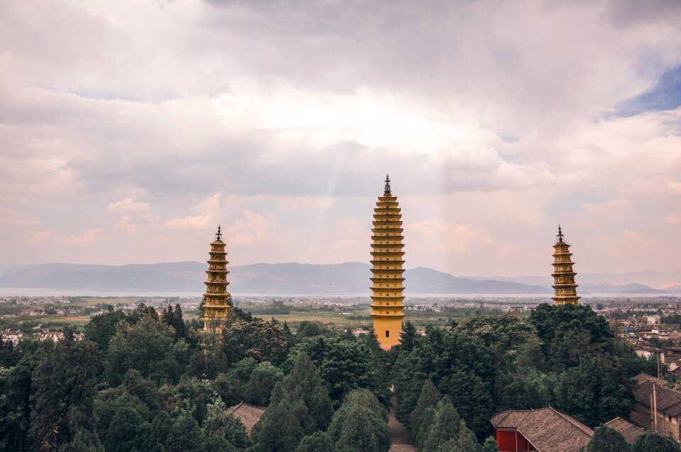 In yunnan province three pagodas light