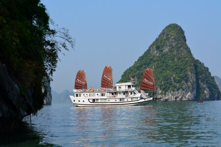 Cruise sung sot cave photo