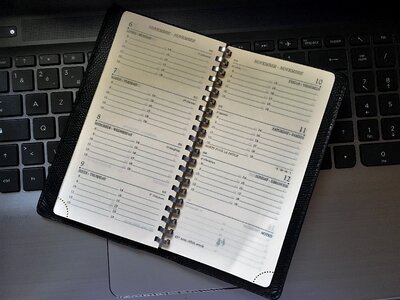 Schedule week organization