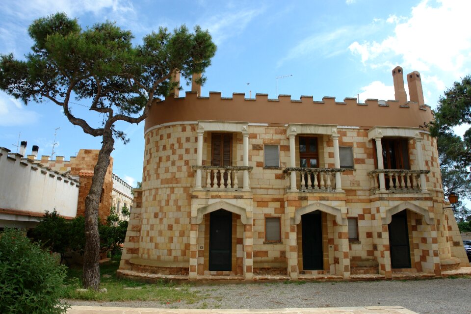 Fortress architecture tower