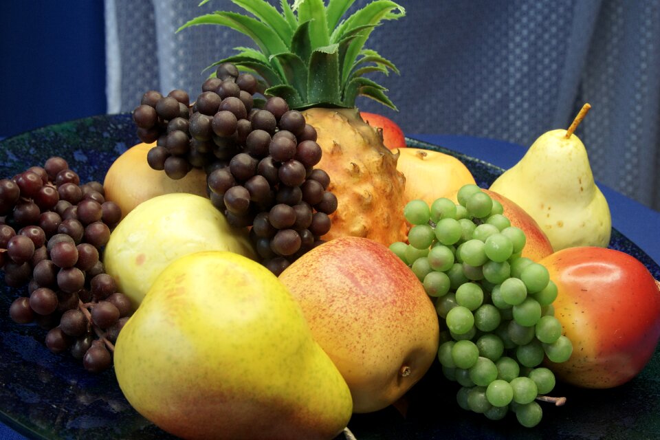 Grapes pears apple