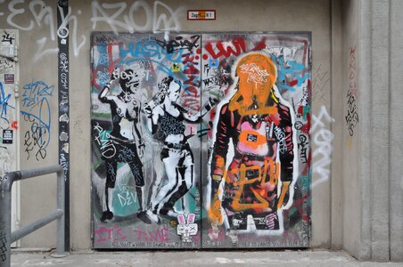 Facade mural spray