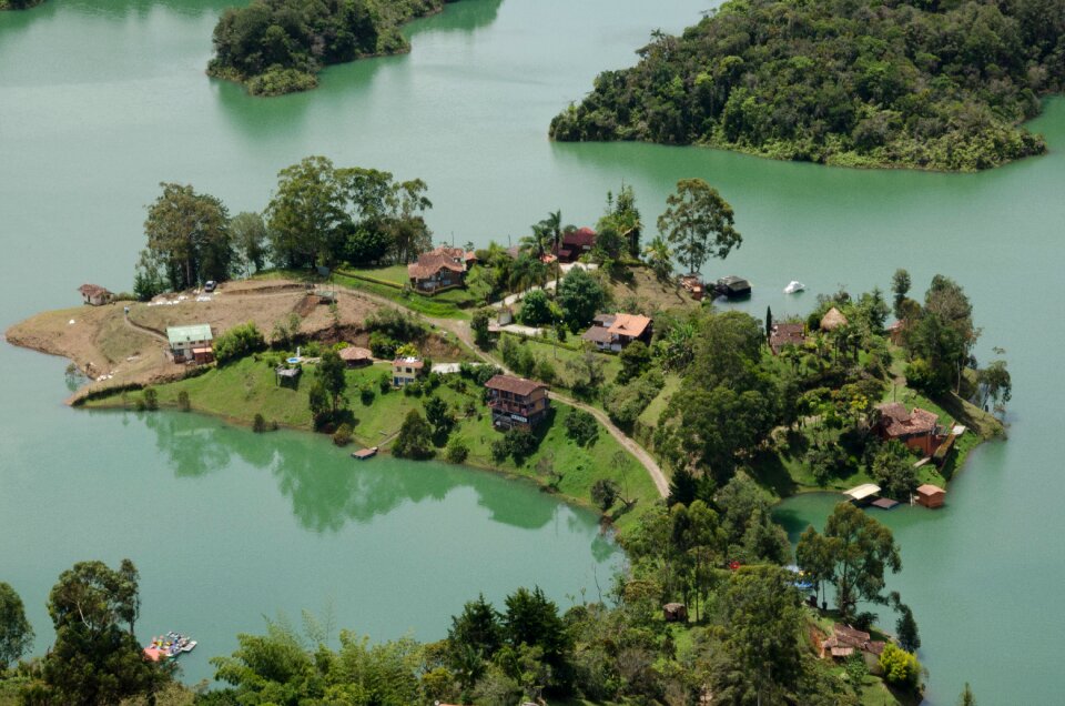 Reservoir islands tourism