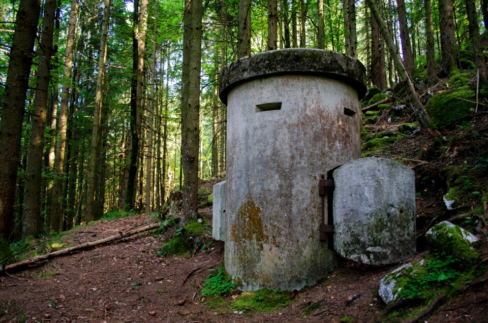 Bunker third rich ruin