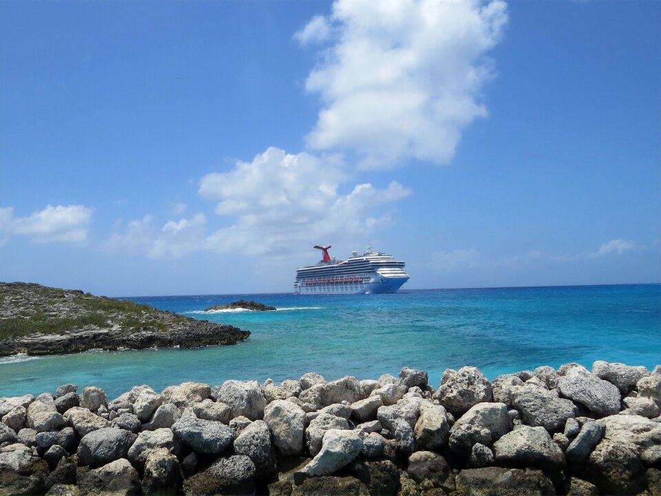 Bahamas cruise ship