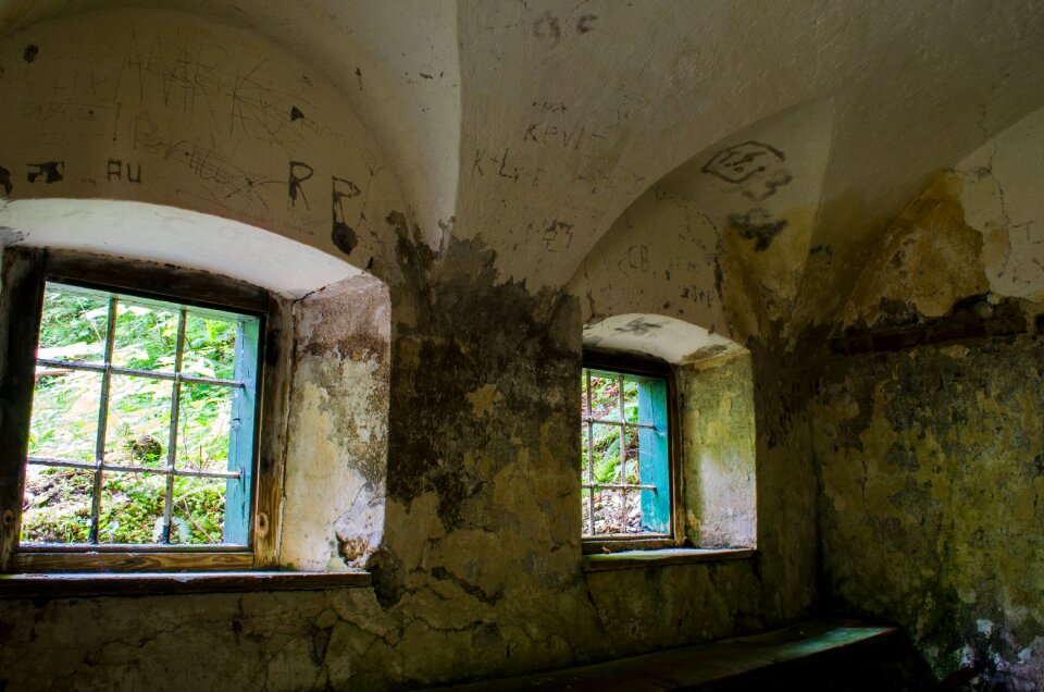 Old building abandoned transience
