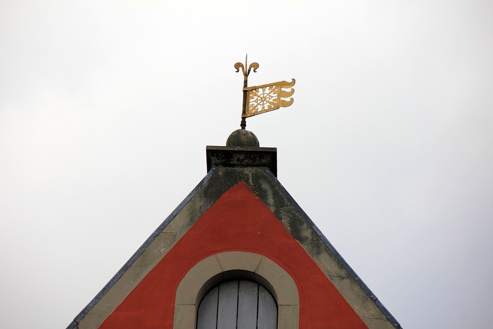 Weathervane wind vane gable