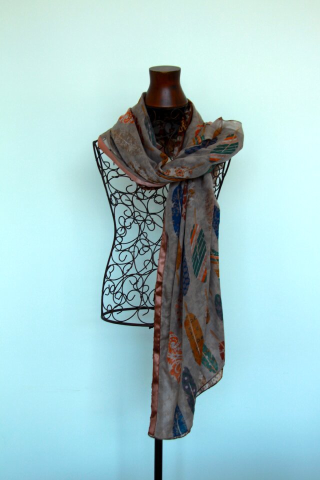Mannequin fashion scarf