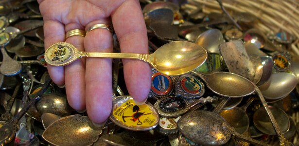 Decorative spoons collectable spoons op shop