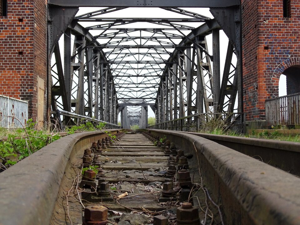 Railway perspective viaduct photo