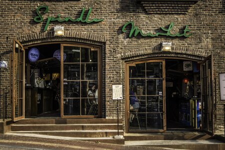 Yong-san itaewon atmosphere