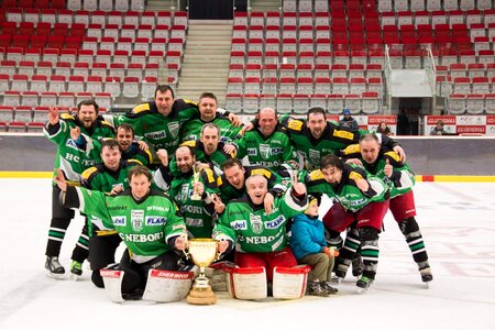 Hockey win victory