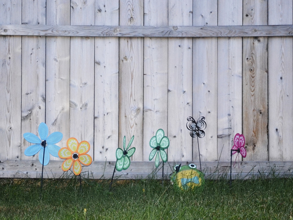 Fake tacky decorations