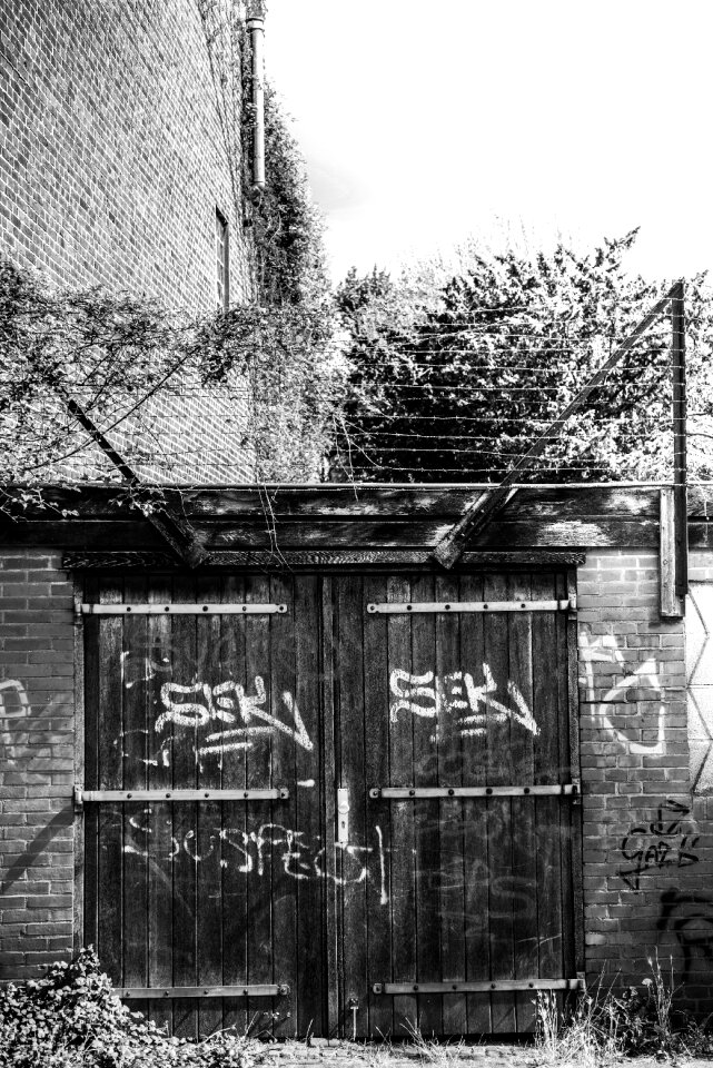 Black and white entrance architecture