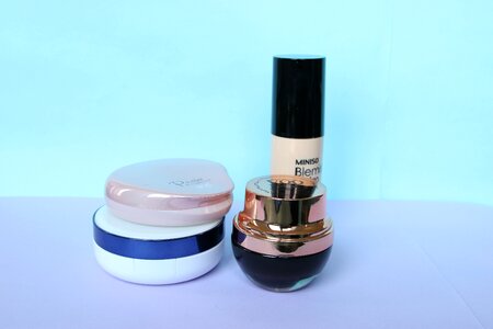 Cosmetic foundation creams