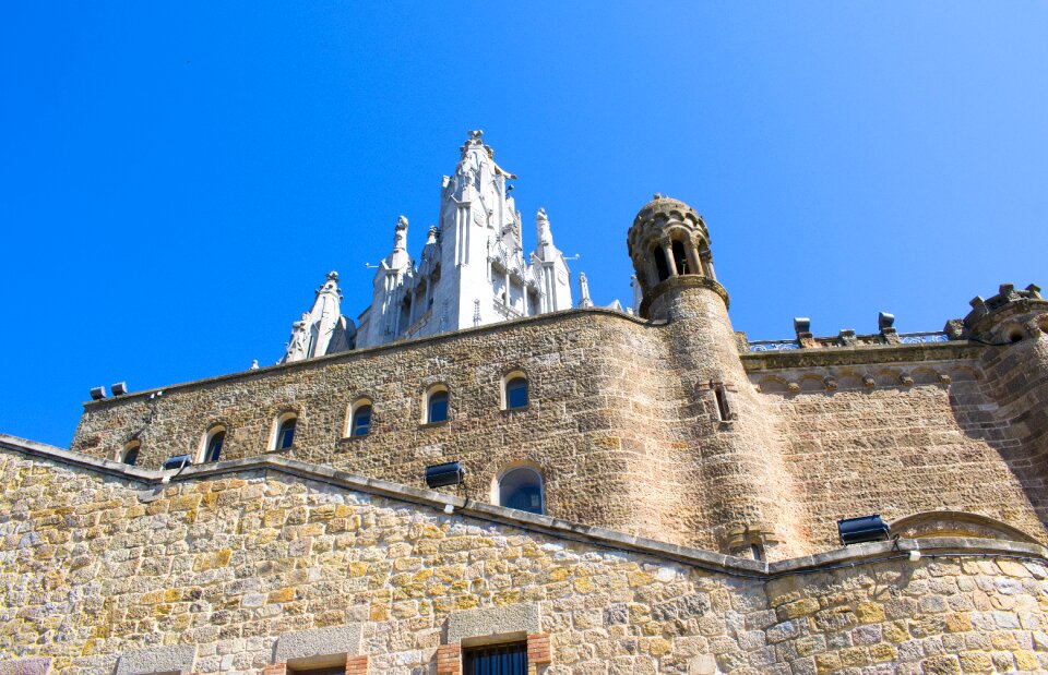 Spain building religion