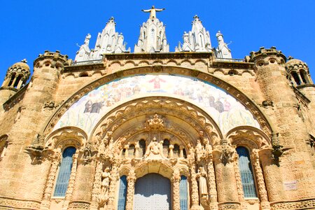 Spain building religion