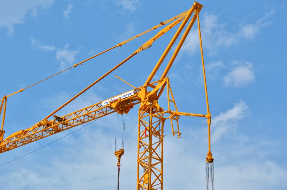Crane arm lift loads construction work