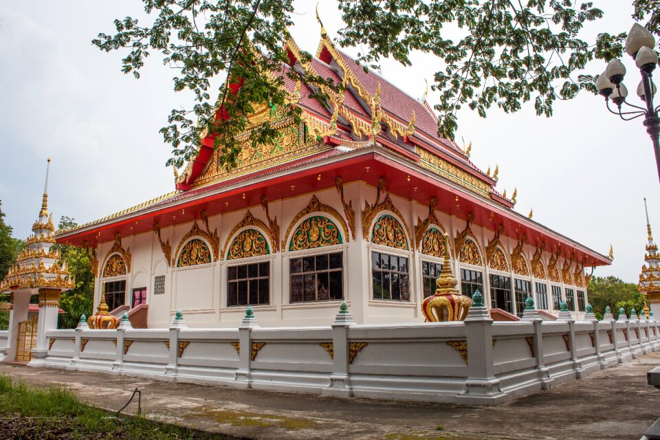 Isaan ubolratana religion