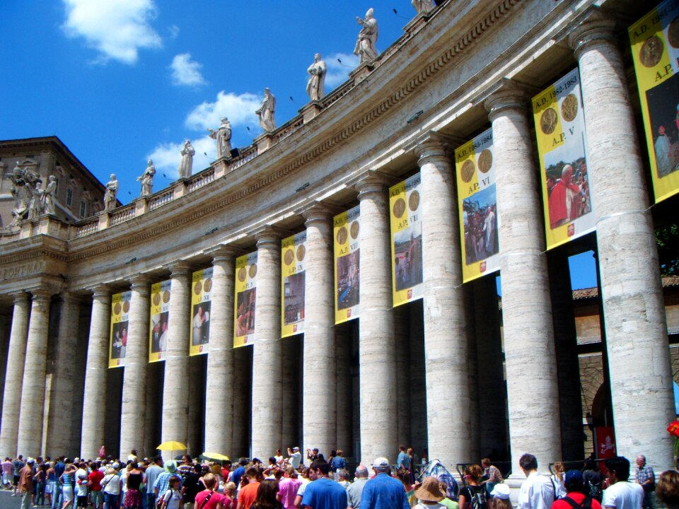 Columns the vatican fragment