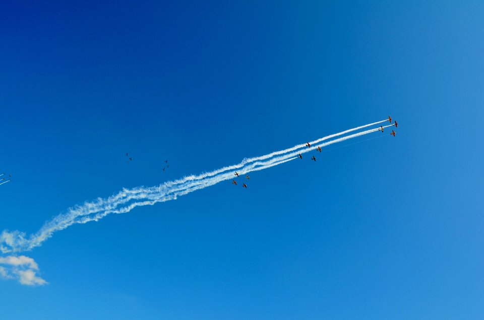 Aviation aircraft blue smoke