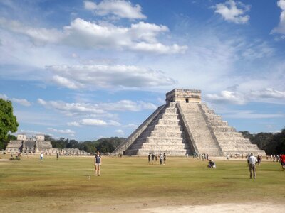 Mexico temple of kukulkan chichen itza