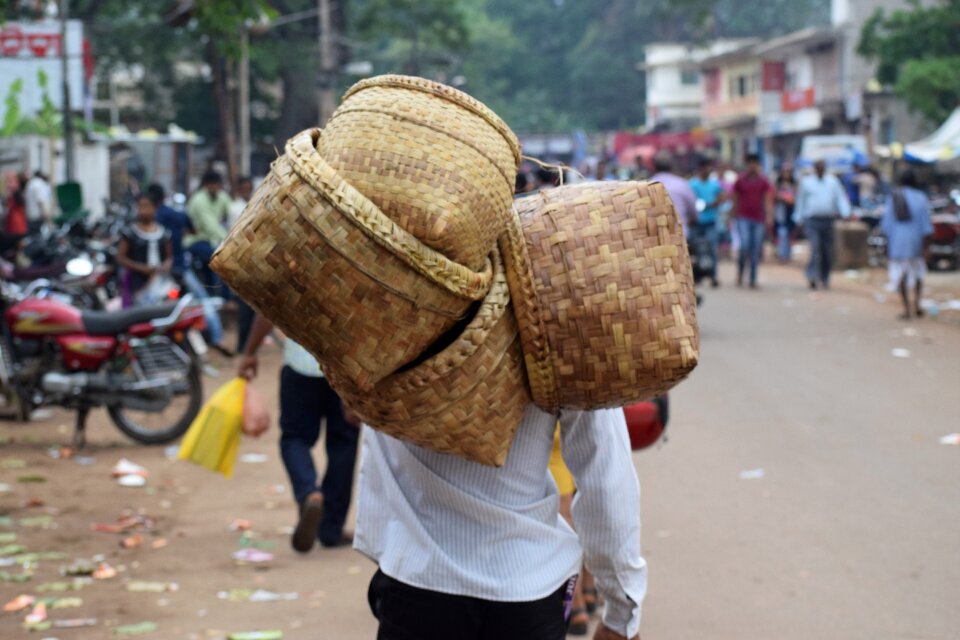 Shopping man road