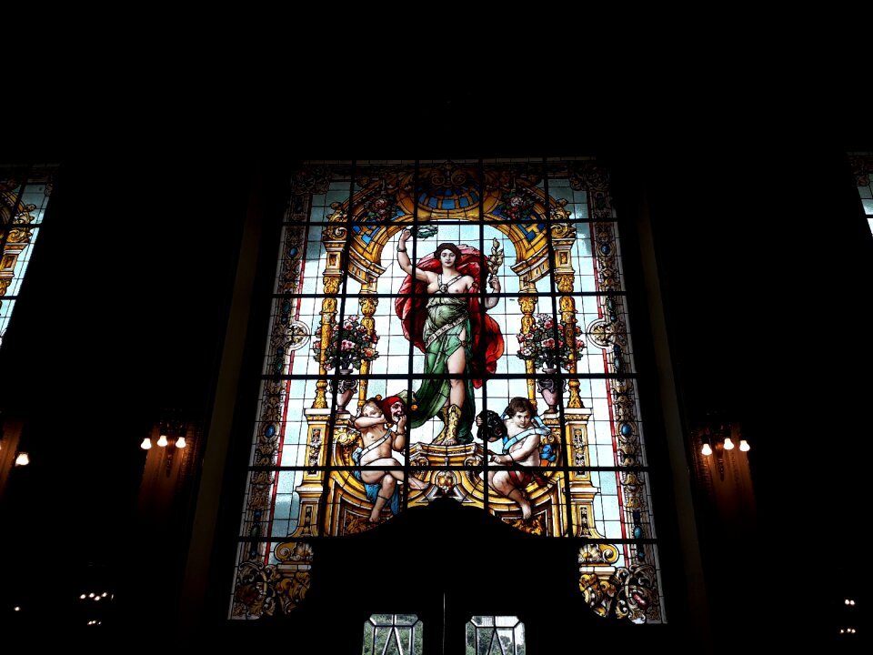 Stained glass art theatre