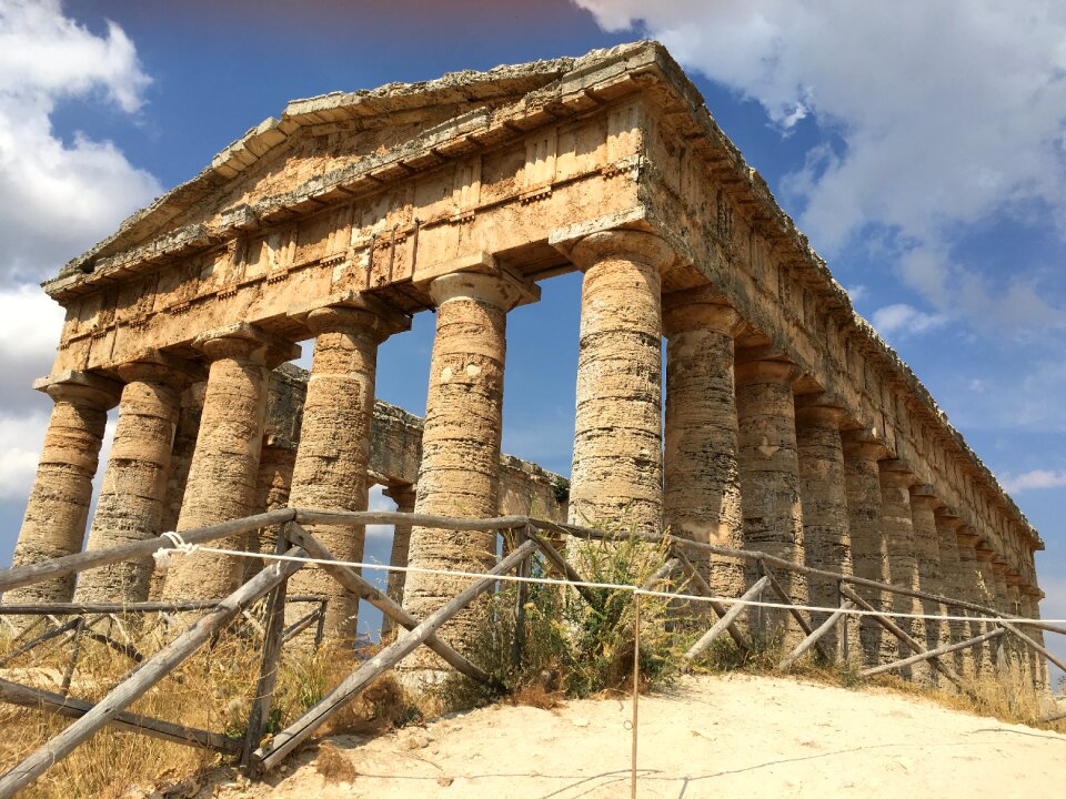 Columns pediment remains