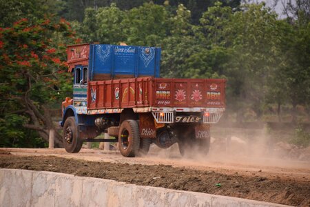 Dust pollution transport